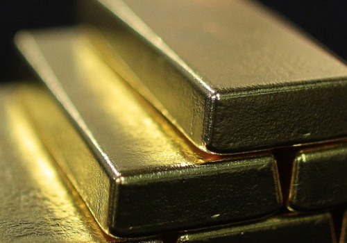 Does gold rise during a crash?
